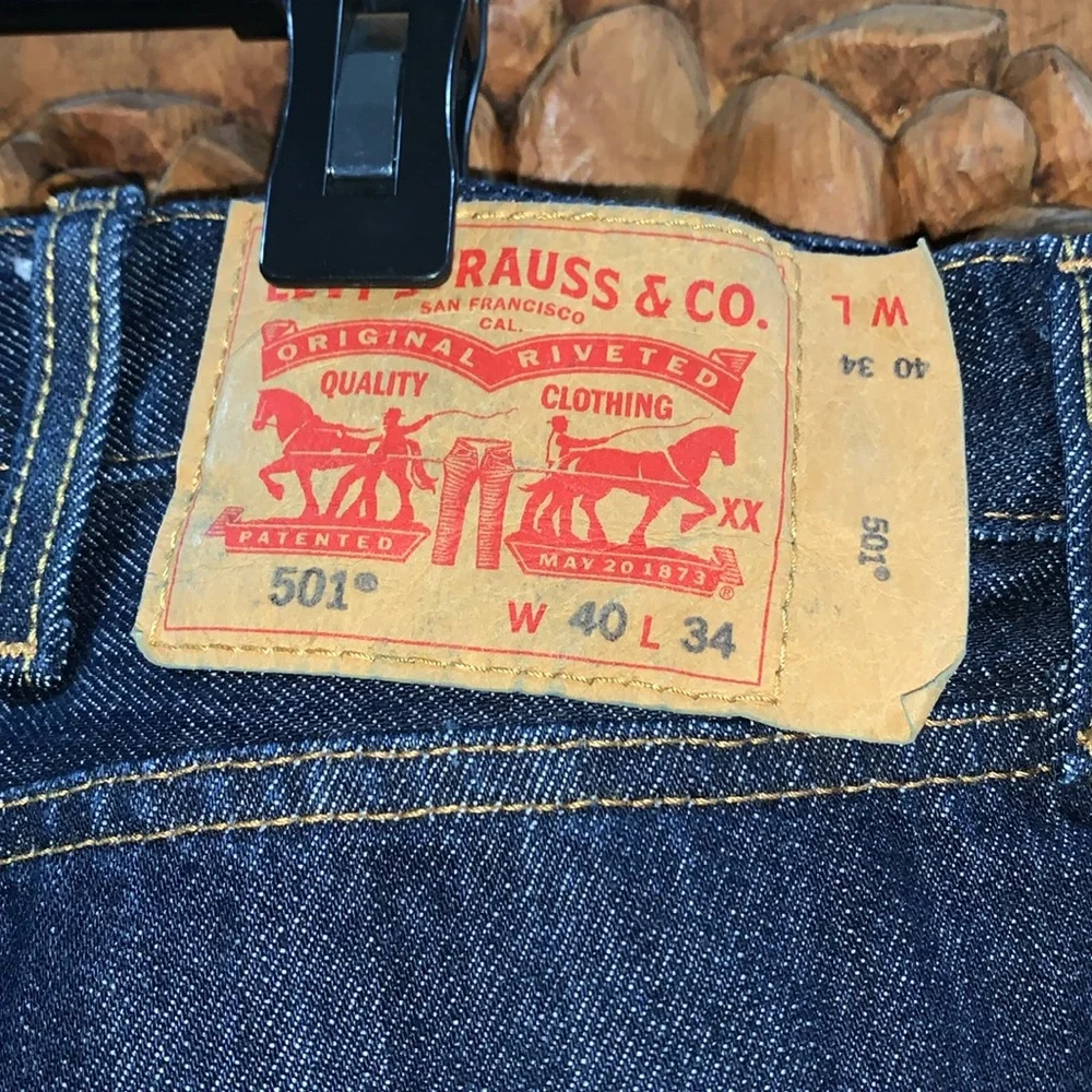 EUC Levi's 501 dark wash jeans.  Buttonfly. 40 x 34